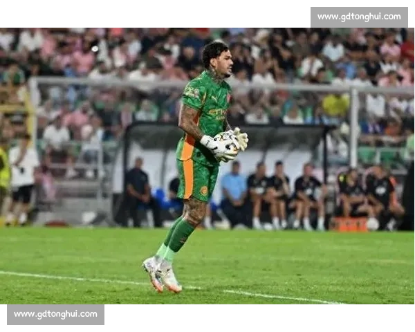 前曼城门将盛赞埃德森:队史最成功,刀尖上守护蓝月 前曼城门将盛赞埃德森:队史最成功,刀尖上守护蓝月