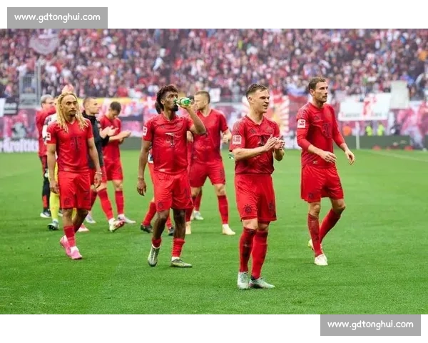 欧冠决赛阵容对比:拜仁七老臣坚守 巴黎仅存两基石 欧冠决赛阵容对比:拜仁七老臣坚守 巴黎仅存两基石