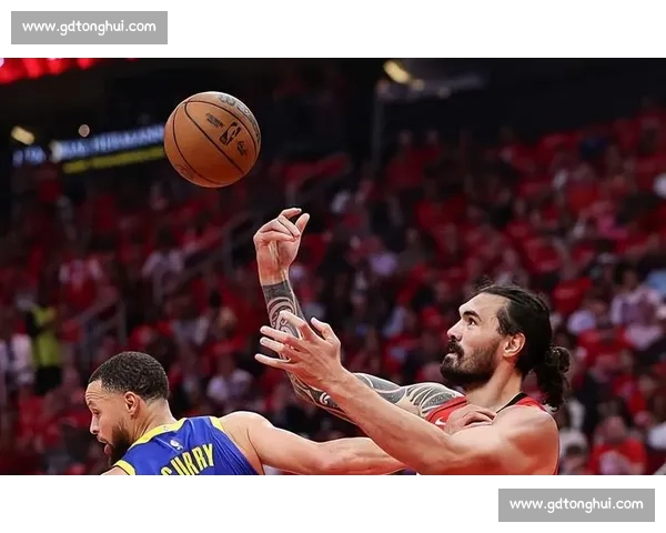 火箭 3 年 3900 万续约亚当斯 历史级篮板王留队巩固内线