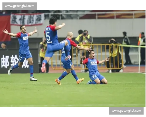 山城之夜激战来袭重庆斯威主场迎战上海申花全力争胜冲击荣耀